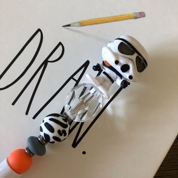 Disney Doorables: Star Wars: Storm Trooper handmade beaded pen - Picture 1 of 3